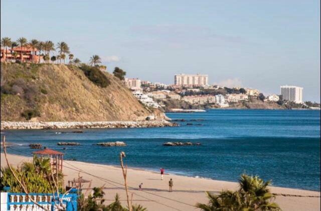 Apartment With Beach Views フエンヒロラ エクステリア 写真