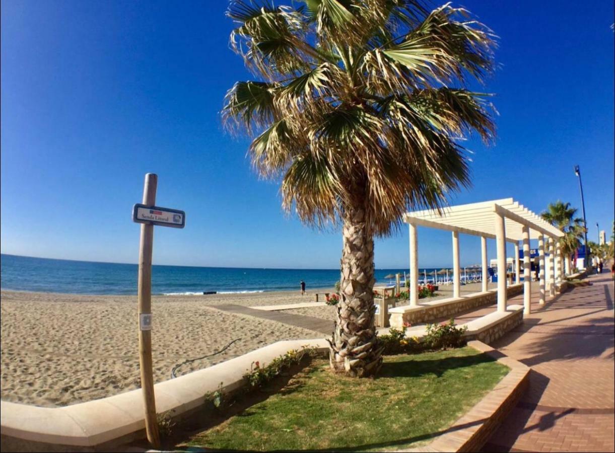 Apartment With Beach Views フエンヒロラ エクステリア 写真